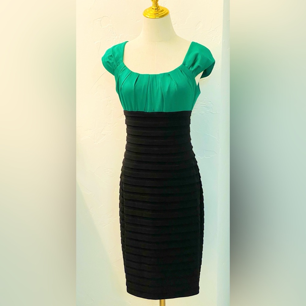 London Times Green and Black Mini Dress